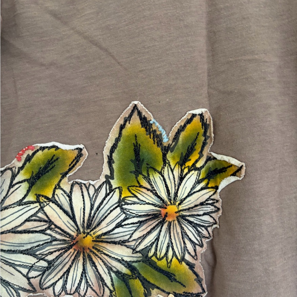 Brown Graphic Tee with Floral Design - Picture 4 of 6